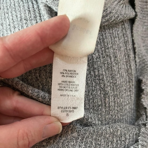 A53-Grey and white Free Loader sweater #winterknits #oversized - Picture 6 of 6